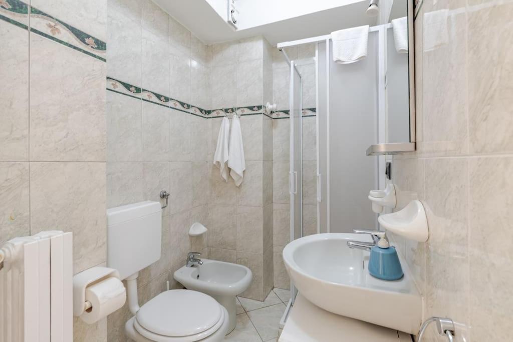 Casa Regina 3, Nel Centro Di Alba! Apartman Kültér fotó
